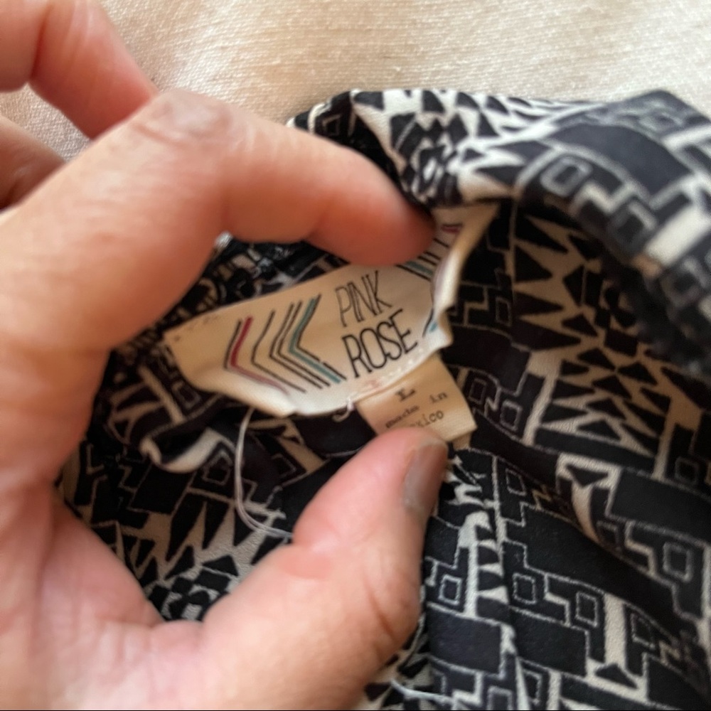 Tribal Pattern Blouse - Picture 5 of 5